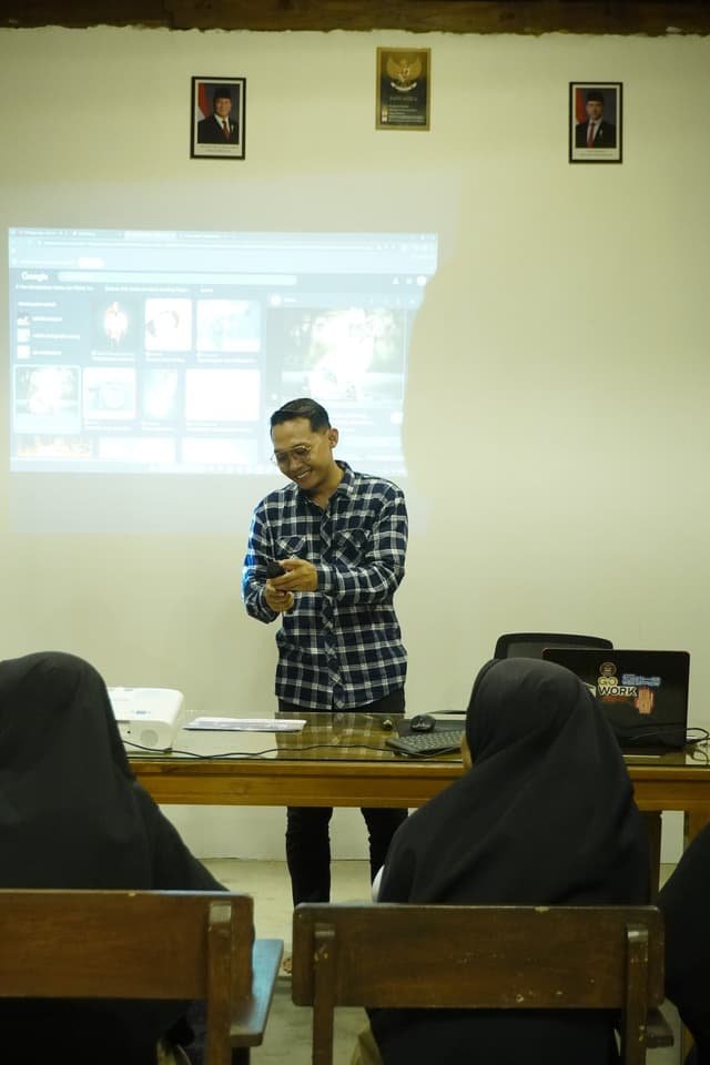 Suasana belajar di ruang kelas
