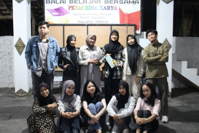 Wisuda dan pelepasan lulusan